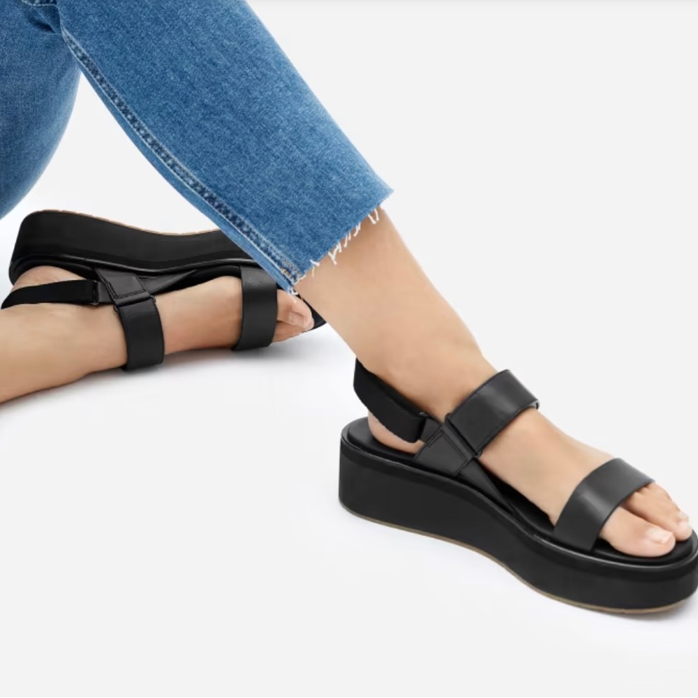 Everlane Platform Sandals in black, Size 8